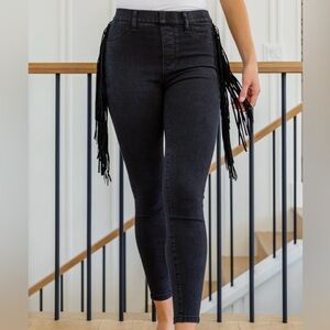 Judy Blue The Wallen Fringe Skinny Jean. Size 27. NWT.